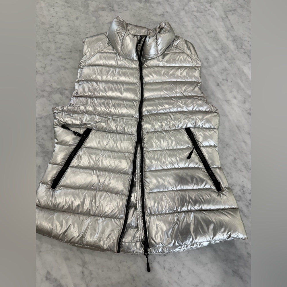 SAM. Metallic Silver Quilted Vest SZ XL